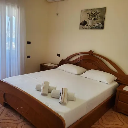 アパート Sandri Sarandë